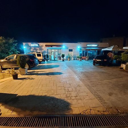 Hotel Kalemi Corovode Bagian luar foto