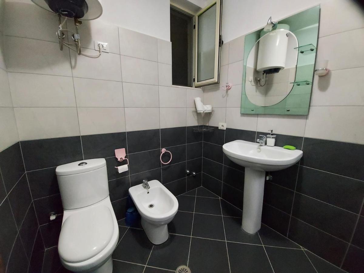 Hotel Kalemi Corovode Bagian luar foto
