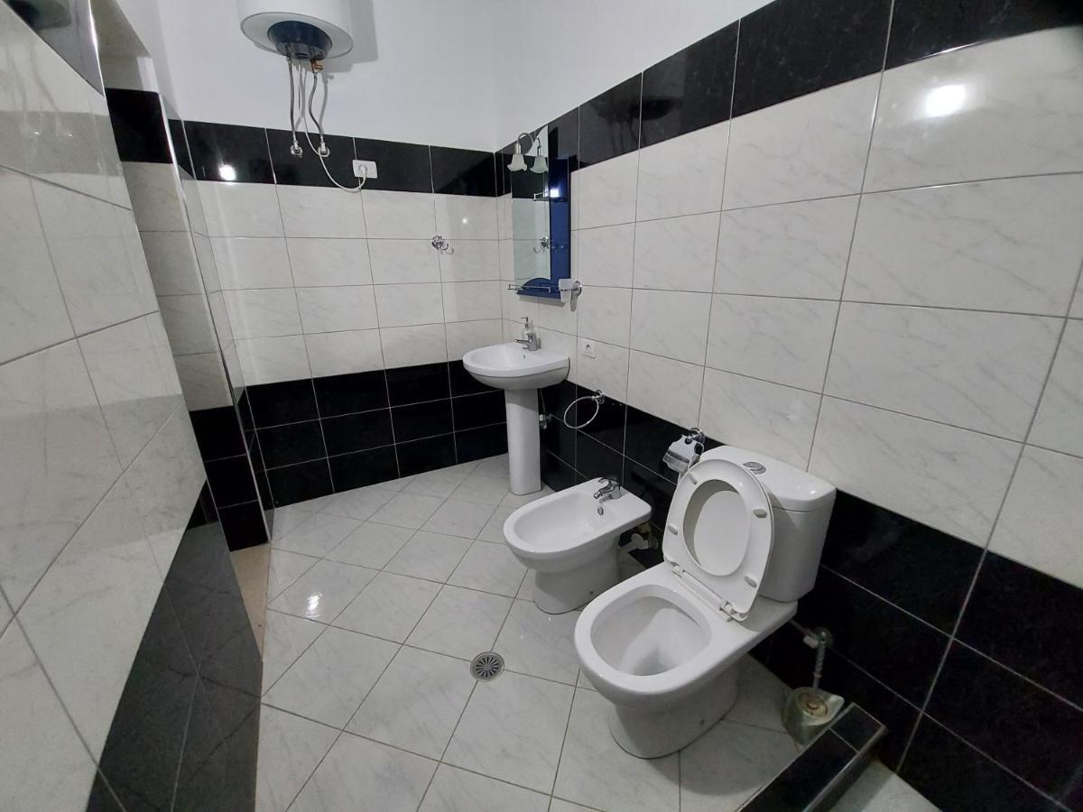 Hotel Kalemi Corovode Bagian luar foto