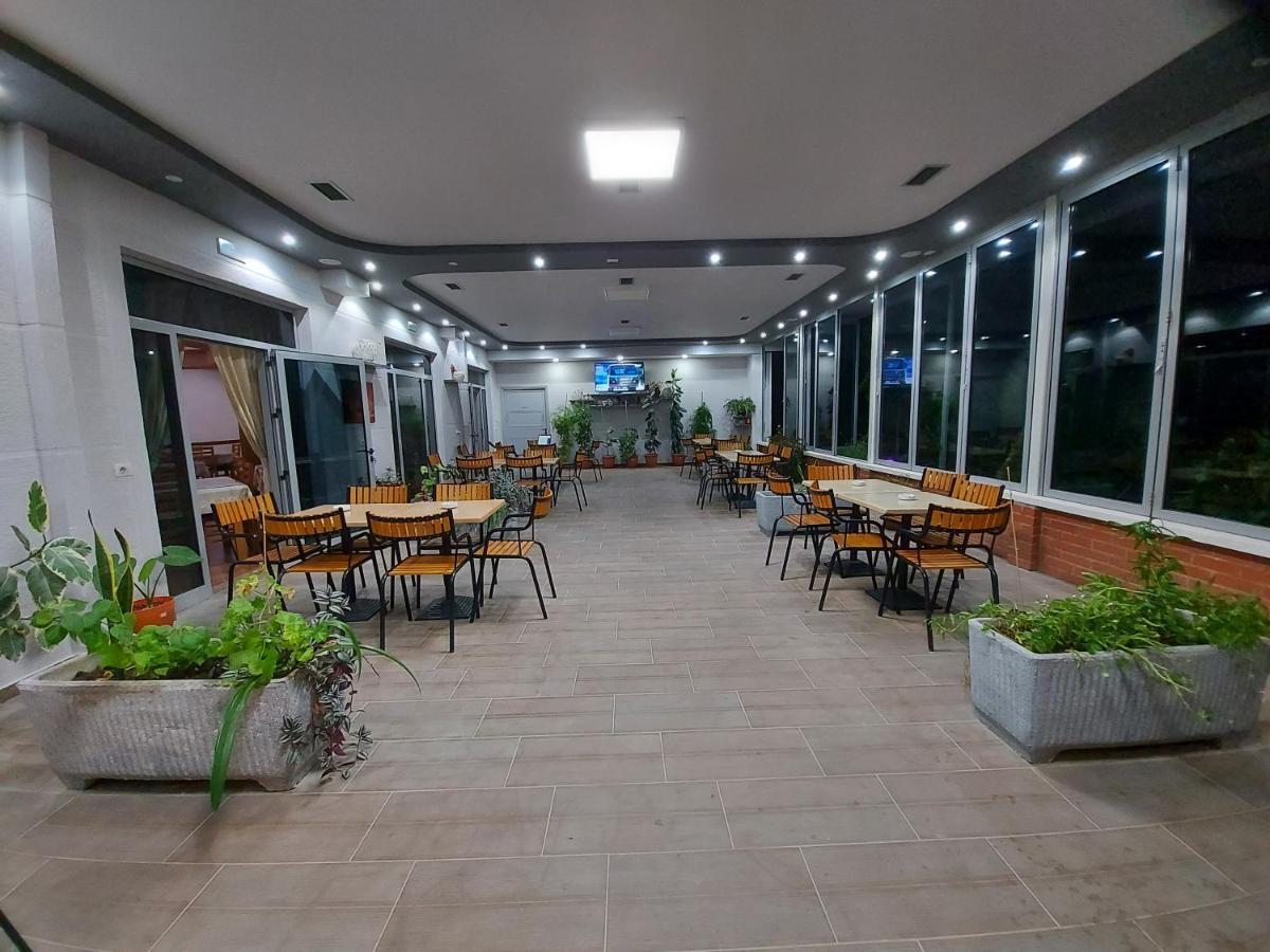 Hotel Kalemi Corovode Bagian luar foto