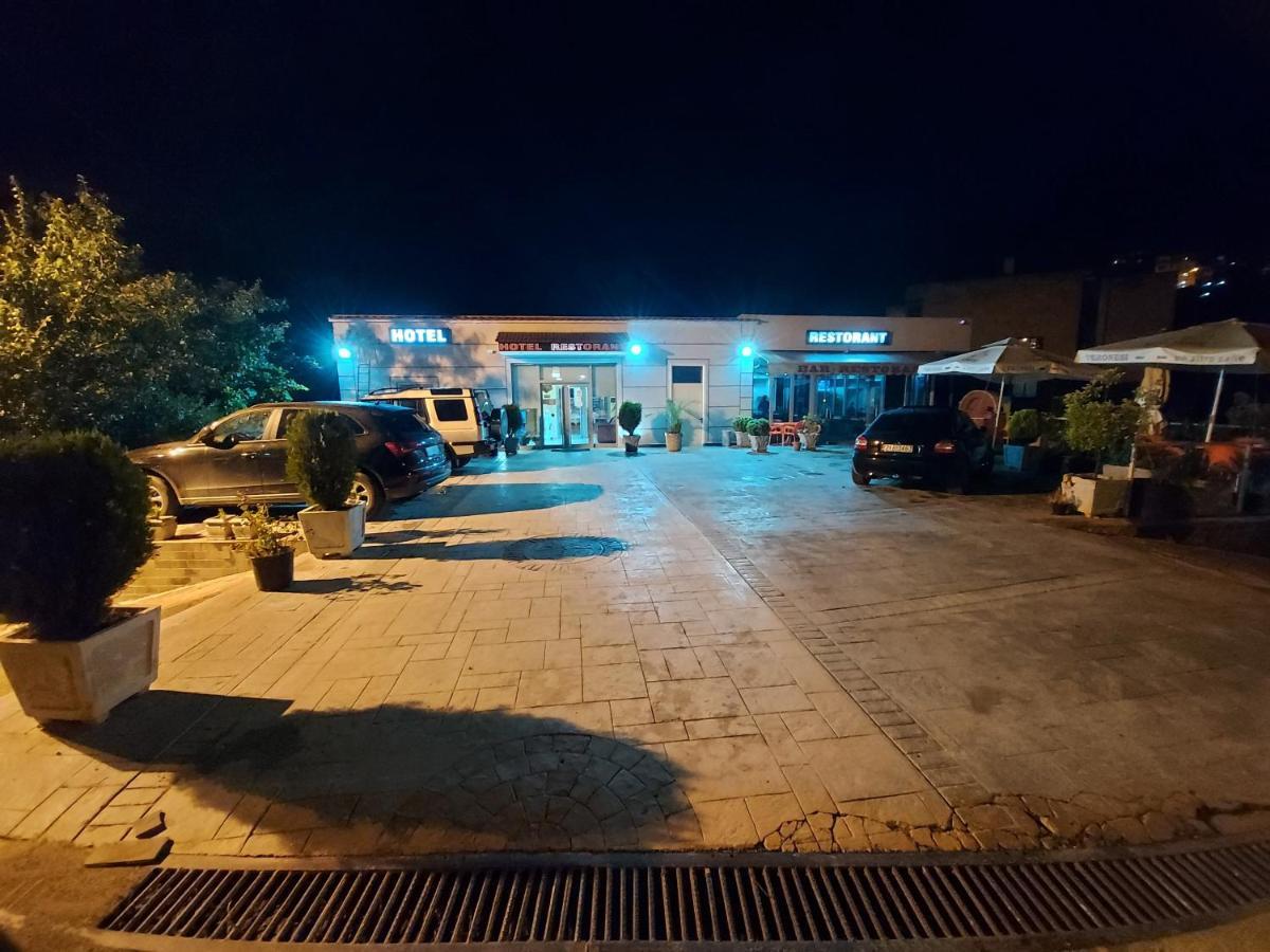 Hotel Kalemi Corovode Bagian luar foto